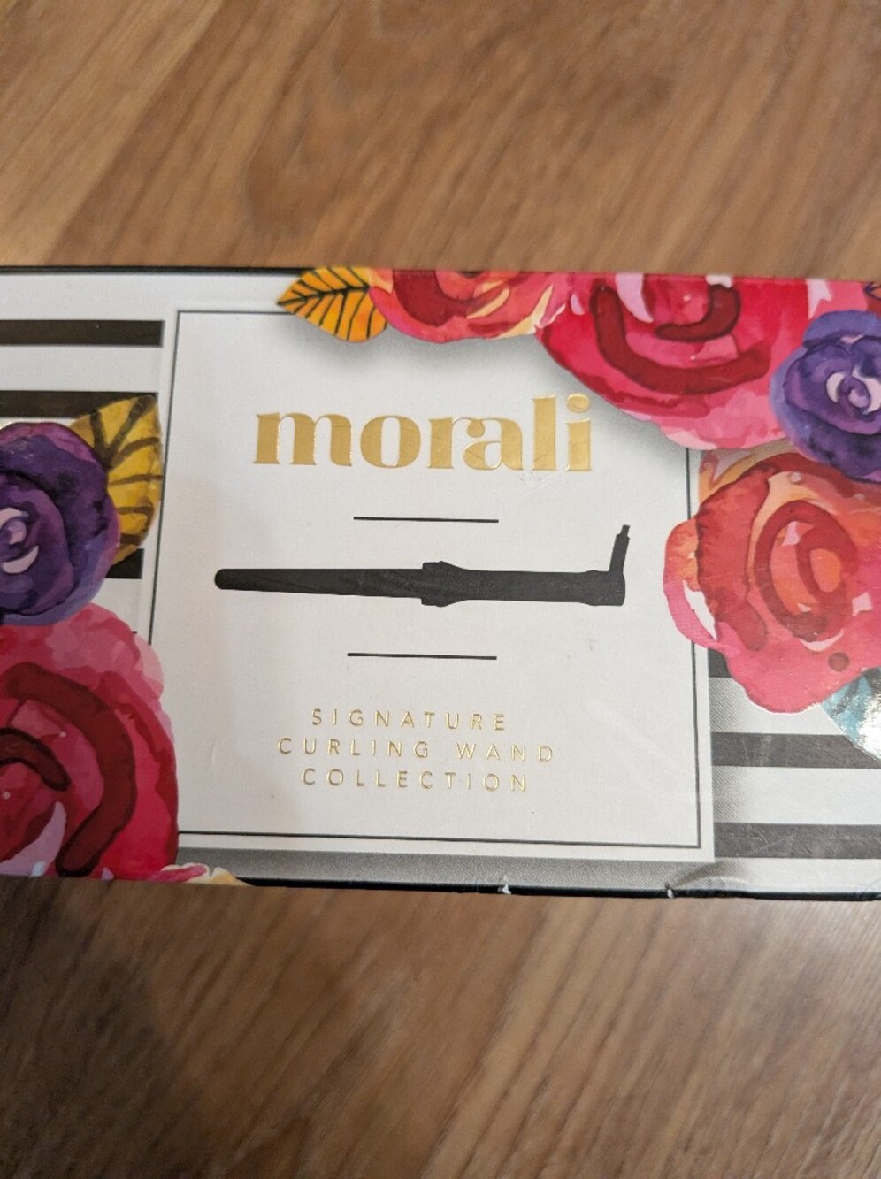Monali Signature Curling Wand with Floral Box